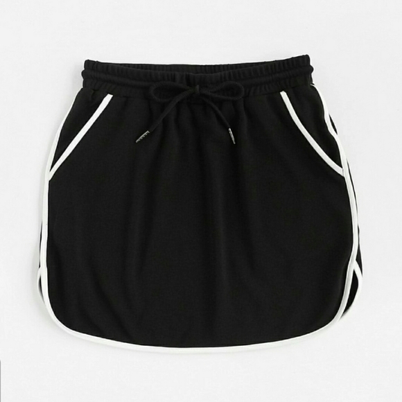 Cute & Sexy Drawstring Miniskirt - Picture 2 of 5